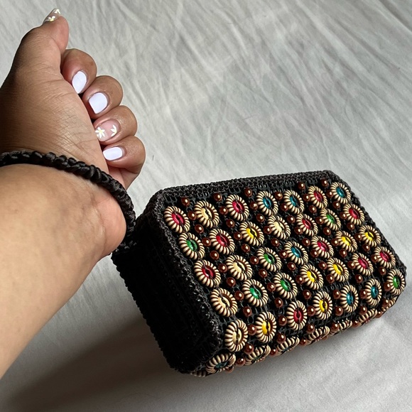Small Clutch/Wristlet - Picture 5 of 8